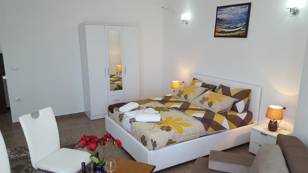 Apartments Sirena Ulcinj Exterior foto