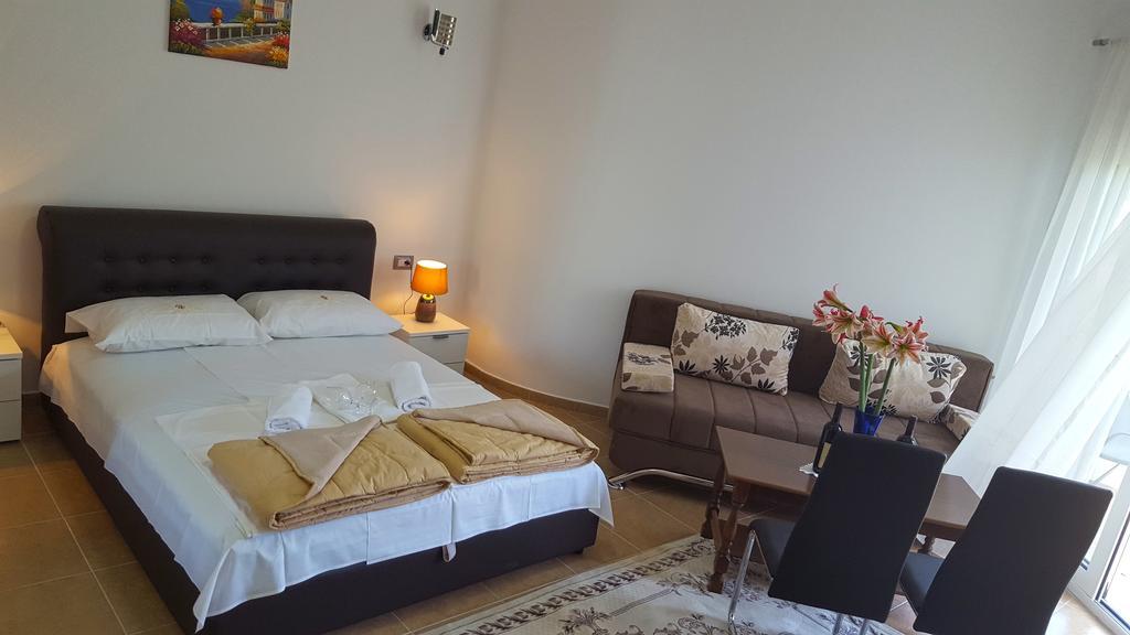 Apartments Sirena Ulcinj Exterior foto