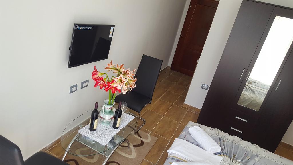 Apartments Sirena Ulcinj Exterior foto