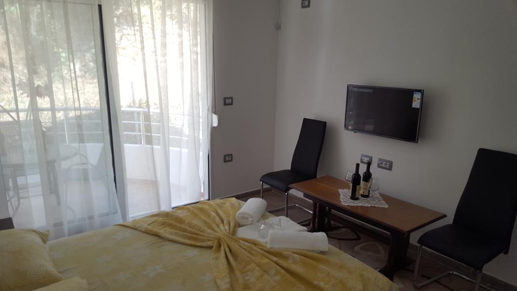 Apartments Sirena Ulcinj Exterior foto
